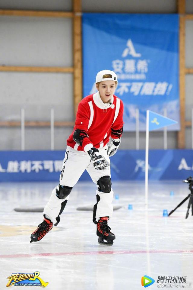 鹿晗奔跑说唱,鹿晗2018年踢球