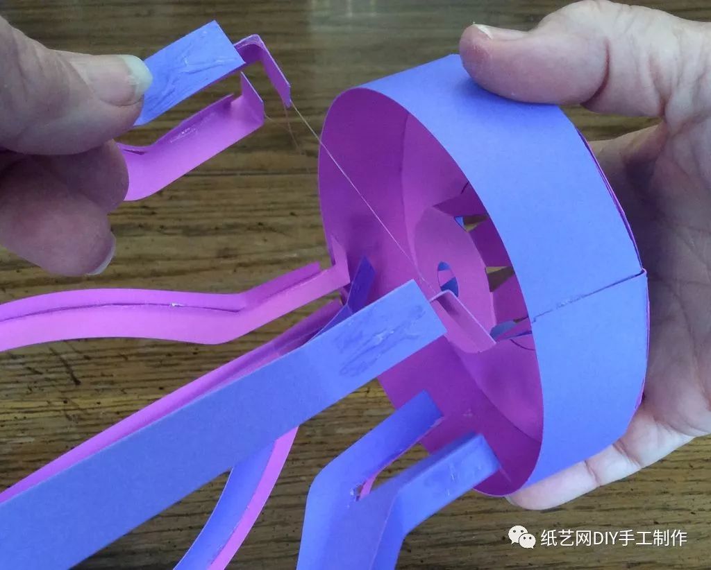 手工折纸古风灯笼长方形手提宫灯,如何固定纸雕灯笼图片教程