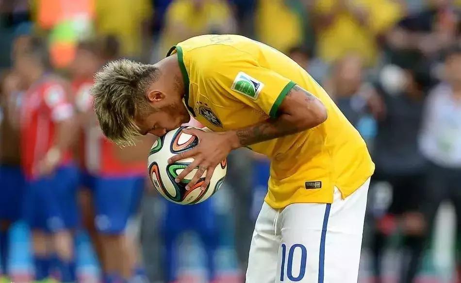 致球迷:别让你的女人独自荒睡