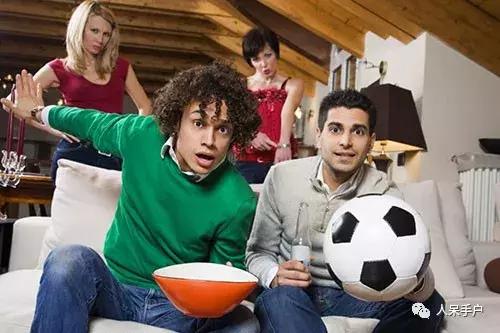 虫虫也能学会“踢球”，这难道是要参加世界杯的节奏？