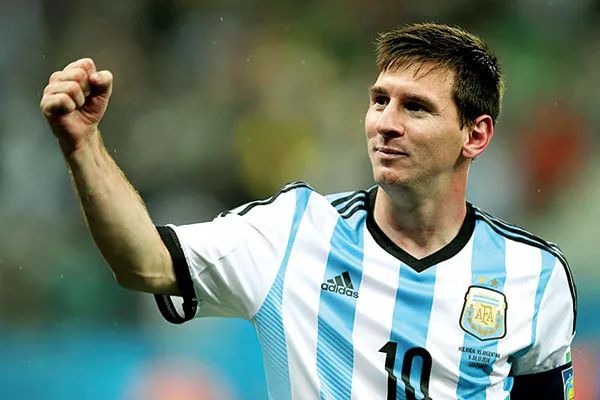 世界杯足球联赛用英语怎么讲,世界杯足球赛上的专业术语