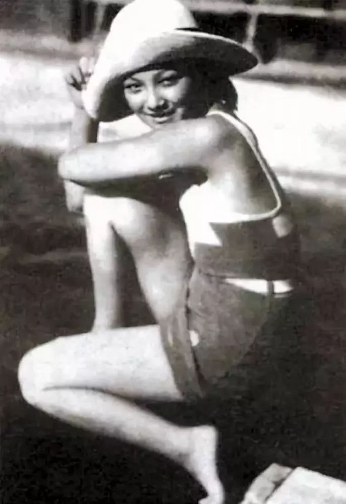 穿比基尼的中国姑娘:姐穿的是自由