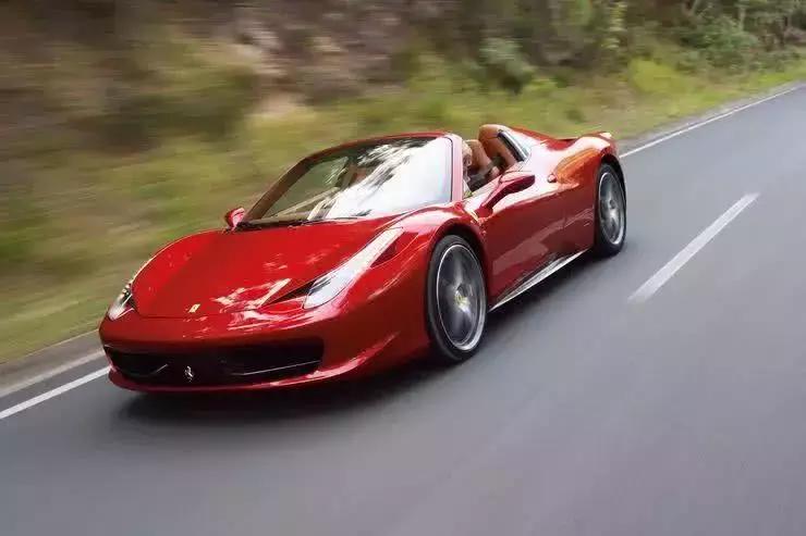 梅西赚一亿,梅西世界杯夺冠足球能拍卖多少钱