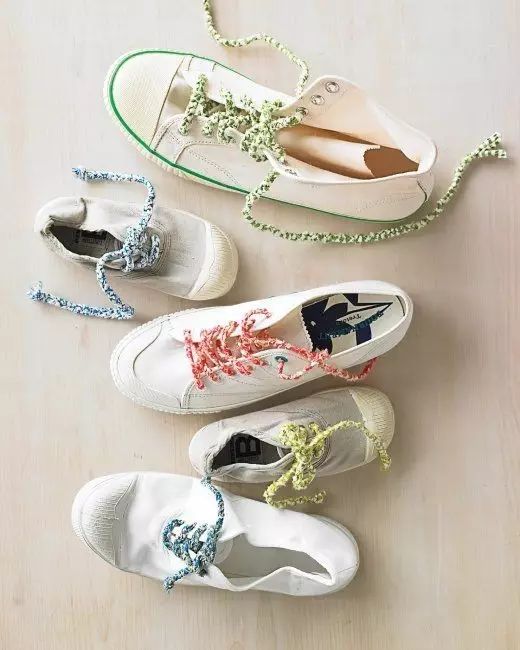 她在衣柜里系了根鞋带,衣柜竟然瞬间大一倍,服!