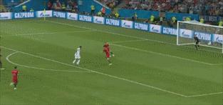 会转弯的足球c罗,会拐弯的足球