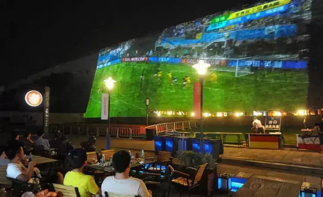 哈个啤酒玩个球！未来30天，青岛这个地方将燃炸你的胖友圈~