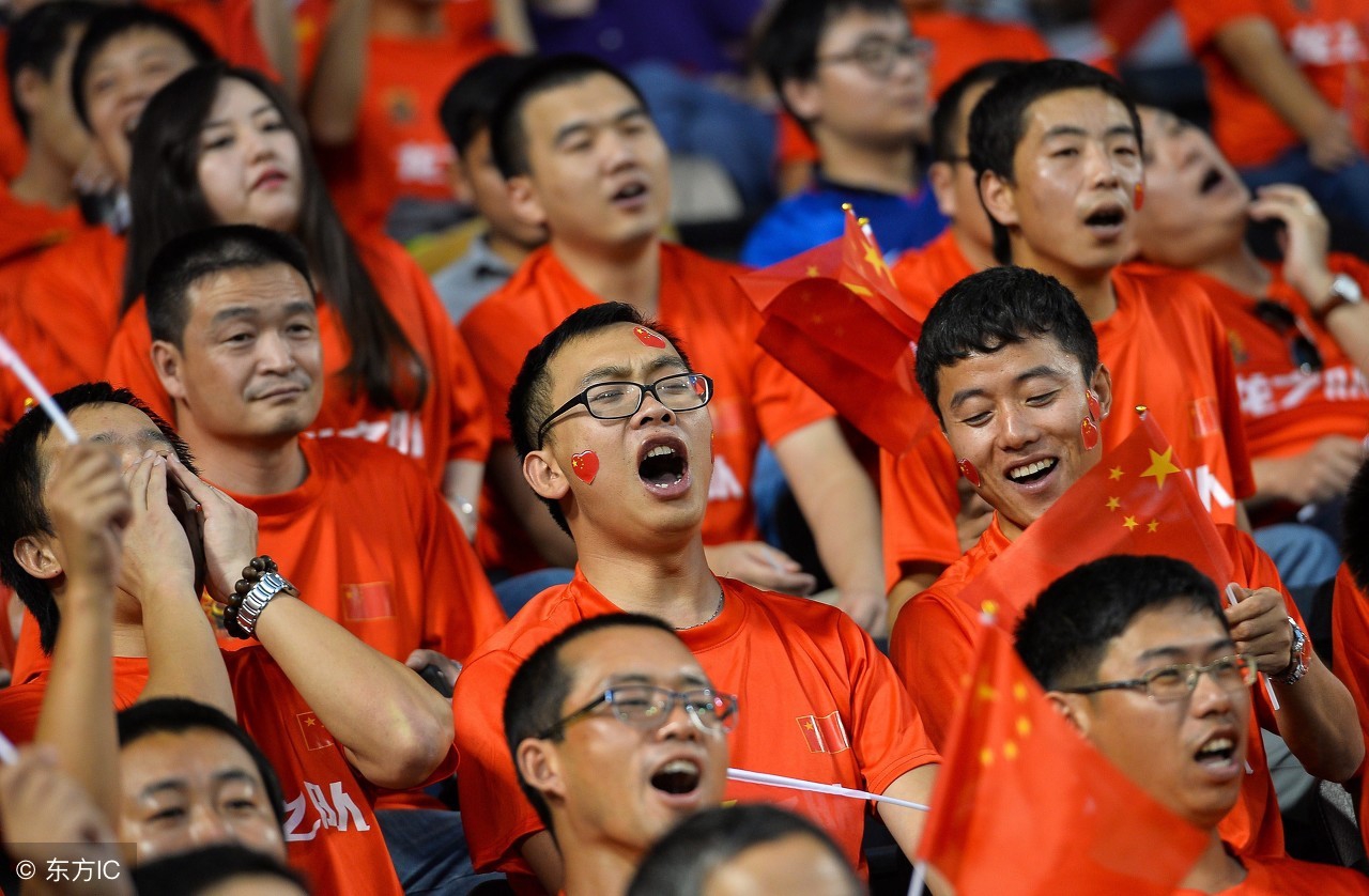 c罗上演帽子戏法点球绝杀,c罗完成帽子戏法英文解说