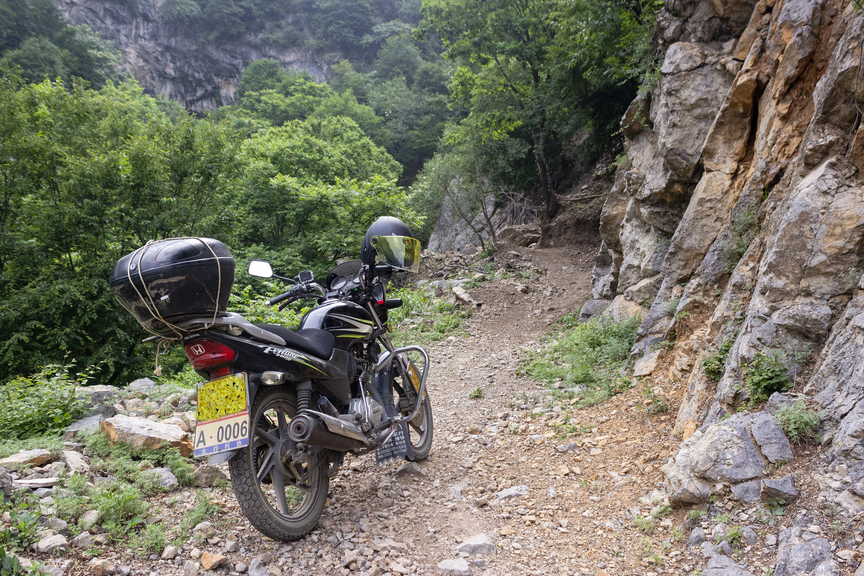 摩旅翻越秦岭,摩旅西岭雪山