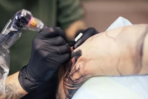 鱼刺戳到手指为什么会感染,被鱼刺扎了会引起感冒吗