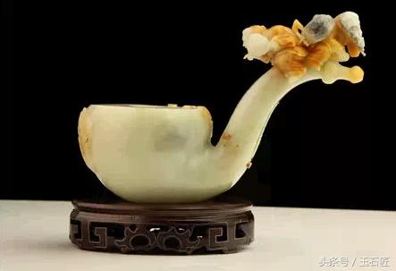 岫岩花玉盘玩有什么变化,岫岩花玉深绿色原石图片