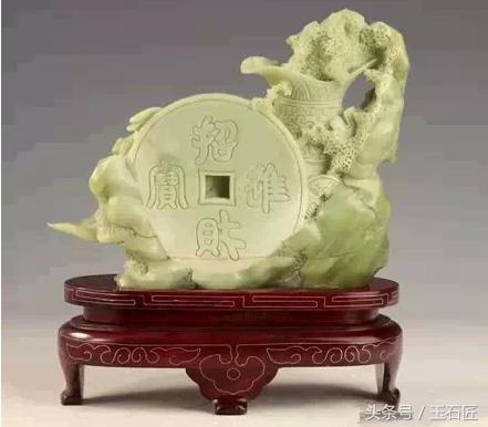 岫岩花玉深绿色原石图片,岫岩花玉哪个颜色贵图片