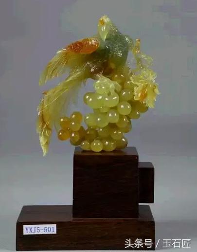 岫岩花玉深绿色原石图片,岫岩花玉哪个颜色贵图片