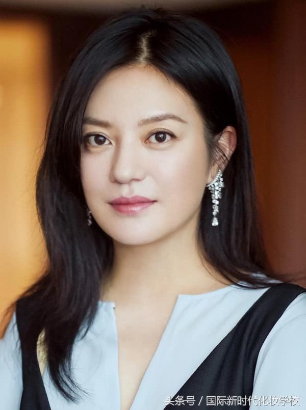 底妆无粉底怎么化干净服帖,明星磨皮底妆服帖的方法