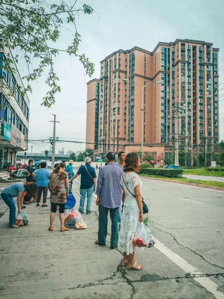 水蜜桃8块一斤,西瓜桃子8元