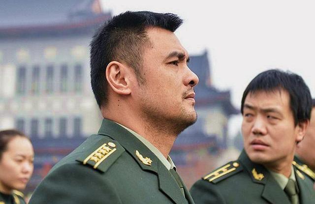 刘玉栋10块碎骨还能打球吗,刘玉栋膝盖碎骨