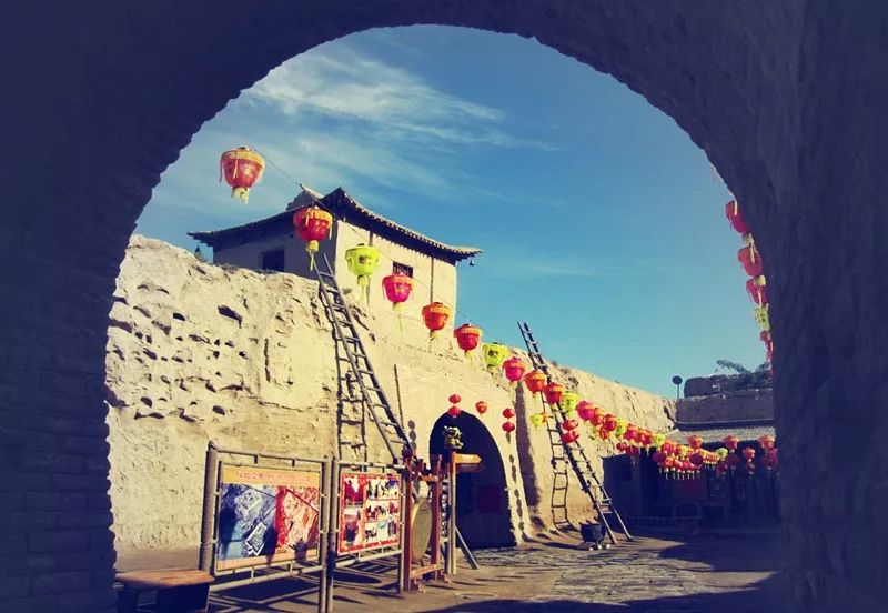 镇北堡西部影城是张贤亮个人的吗,镇北堡西部影城归张贤亮吗