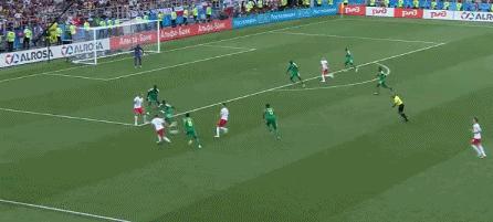 波兰前锋莱万多夫斯基进五球,波兰神锋莱万多夫斯基