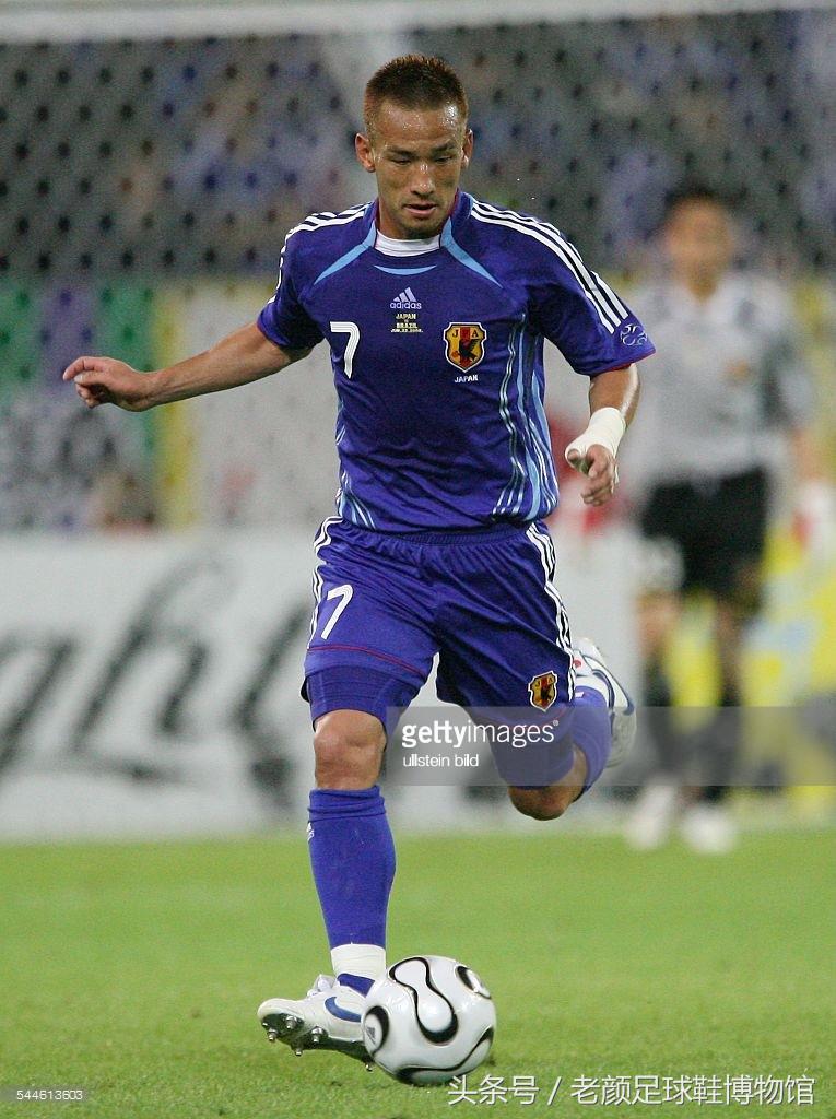 14年世界杯nike推出的足球鞋,2022世界杯各国家队足球鞋盘点