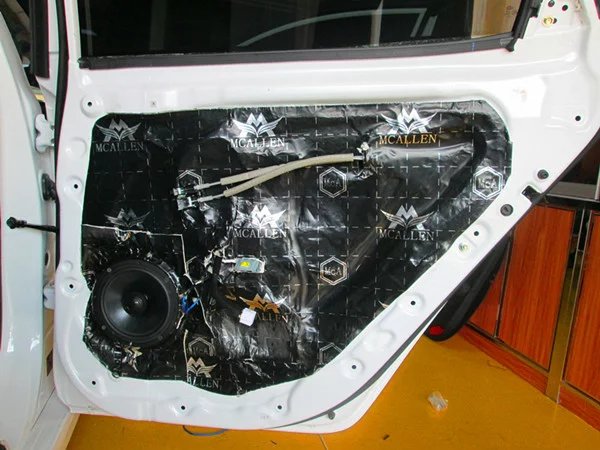 起亚k5音响改装最佳效果,起亚k5凯酷顶配改装音响