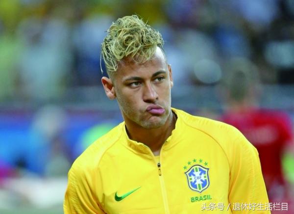 世界杯球评大会猜题,02年世界杯桑巴足球