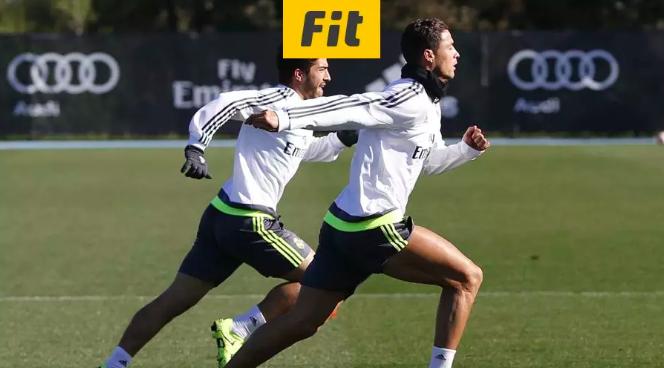 踢球简单的热身,踢球热身的视频