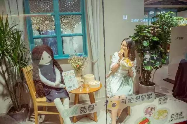 国内快时尚女装品牌有哪些呢,中国十大最受欢迎女装品牌