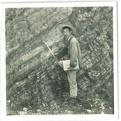 铁路勘测生活揭秘：在戈壁滩用沙子洗碗，在无人区与狗熊对峙