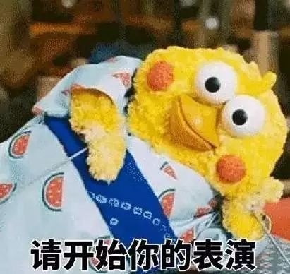 女孩网上甩卖前男友礼物,地摊卖前女友送的礼物