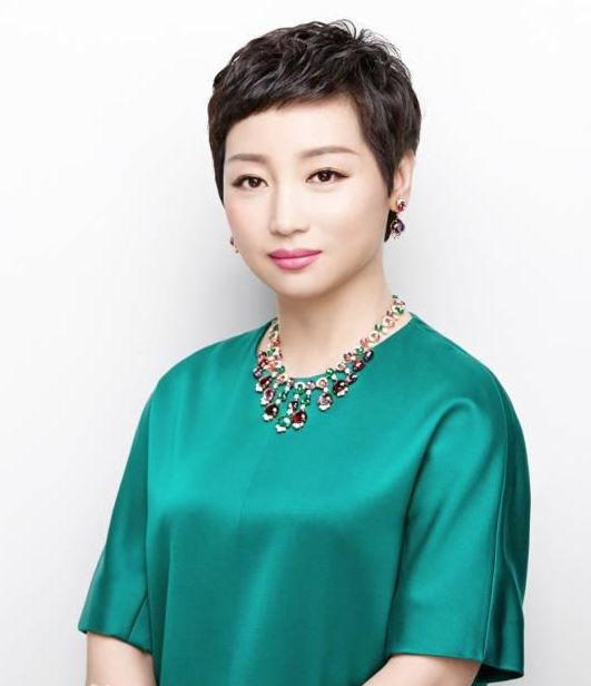 她2年还债8亿,三度把入狱丈夫捧上大陆首富,用一句话惹哭无数人