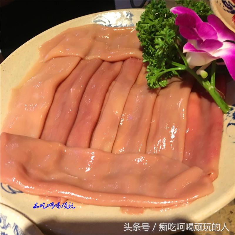 足球夜场景,足球之夜水吧