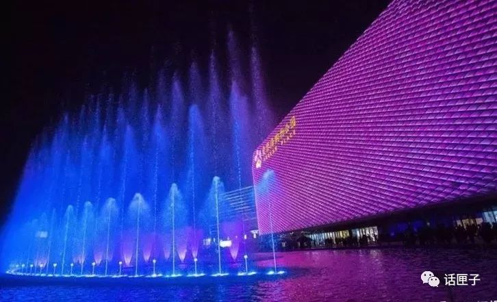 在高颜值地标撸串小龙虾看世界杯：闵行的购物中心多到能写对联！