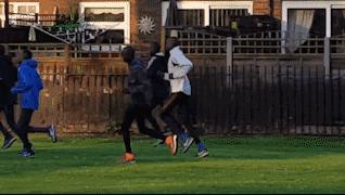 体育跑步的正确姿势动作,跑步起步正确姿势小学生