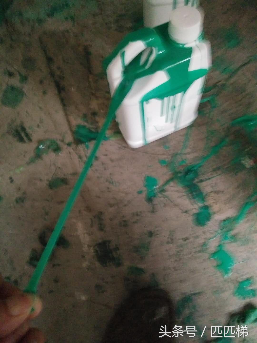 屋顶大面积漏水防水用什么涂料好,屋顶漏水用蜡烛做防水3年不漏