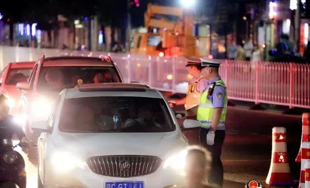 交警严查世界杯酒驾,交警推出欧洲杯酒驾套餐