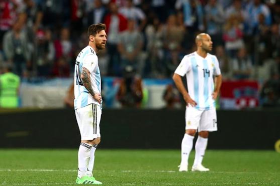 世界杯早报卡塔尔悲情出局,世界杯阿根廷胜克罗地亚直播回放