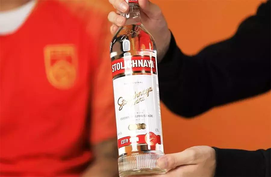 俄罗斯人吃鱼子酱配伏特加,伏特加配什么餐