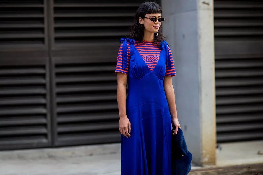 清凉吊带裙穿搭,夏季时尚高级感优雅吊带裙