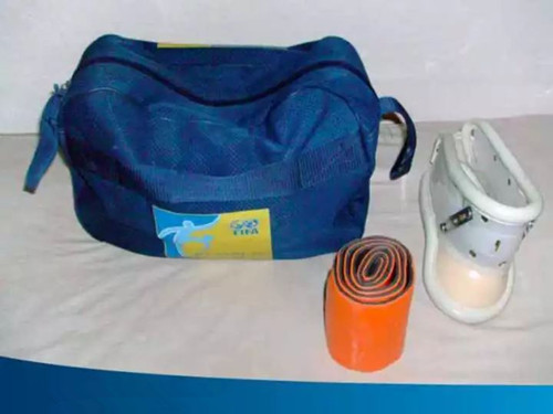 爆足球队医药箱有啥，堪比小型急救室但中国的队医配备各国都羡慕