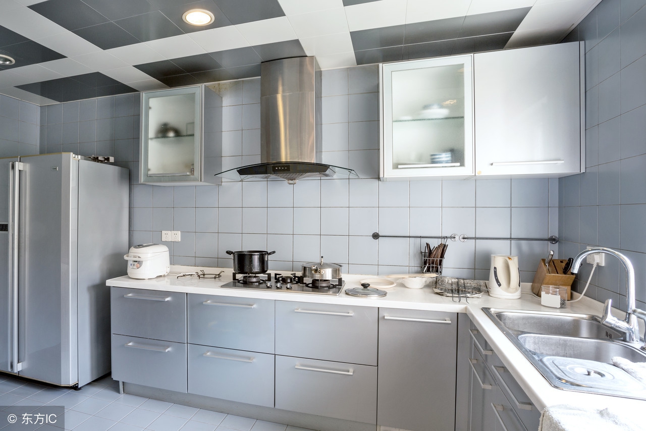 集成灶与传统灶如何来选择,集成灶和传统灶哪个更实惠