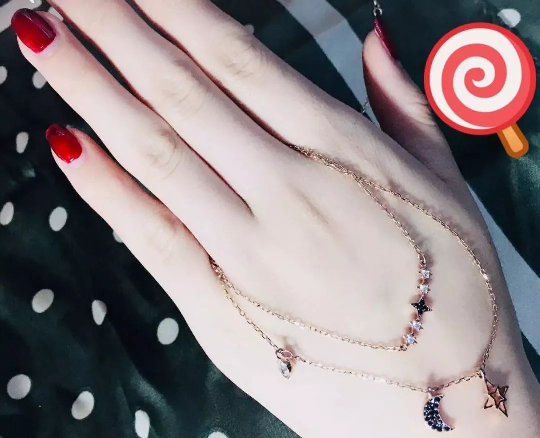 变美还差一条施华洛世奇