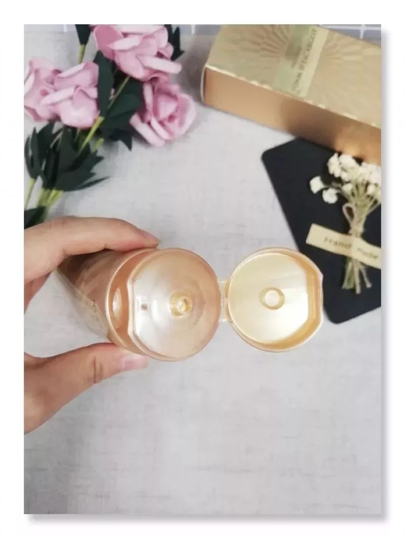 蛋白深洁舒缓弹润洗面奶测评,磨砂洗面奶推荐测评