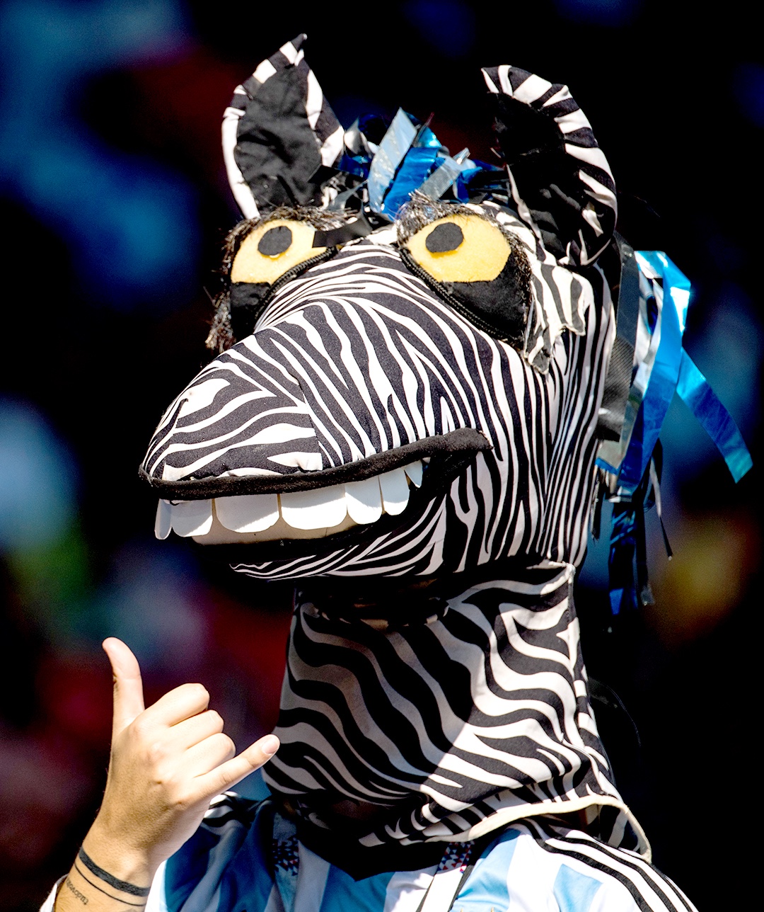 看球生气怎么哄,看球搞笑场面