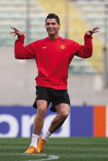 霸道总裁c罗帮马塞洛开瓶盖,c罗尬舞