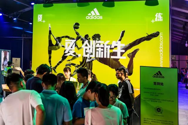 adidas打卡,打卡新建网红地