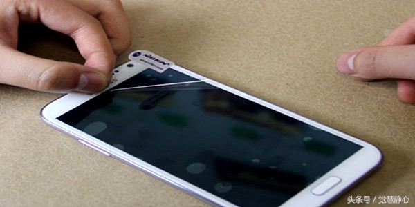 手机钢化膜用一段时间出现气泡,曲屏钢化膜边上有气泡怎么去除