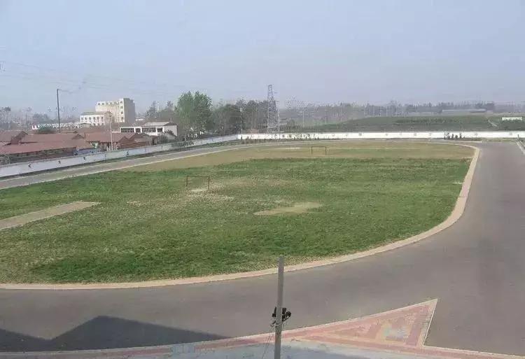 悠悠颍水河畔，冉冉教育新星——记蓬勃发展中的临颍三高