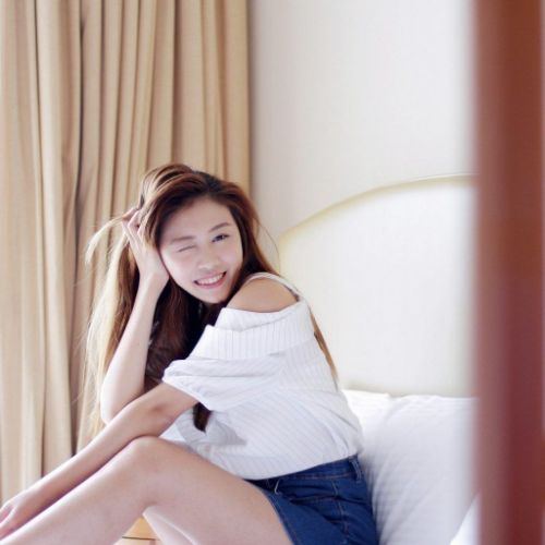 每晚看波的先生们女士们，讲波女郎张洛蔚长腿混血儿泳衣照放送啦