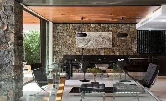 梅西到底有多少钱买了多少套房,梅西一个月工资多少钱