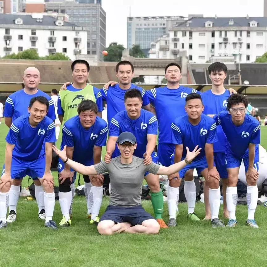 “胖到护照无法识别”“把十年前的自己吃了”……创业后你胖了吗?