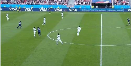 足球赛场上意外瞬间,世界杯足球比赛造越位精彩瞬间